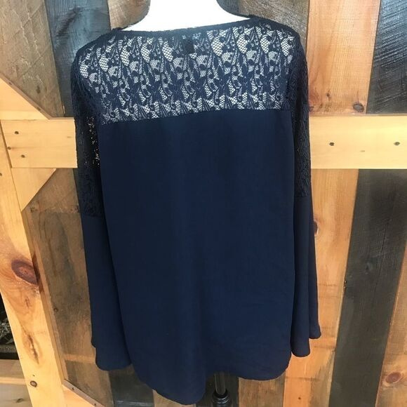 ROZ & Ali top with bell sleeves and crochet bodice - Picture 3 of 5